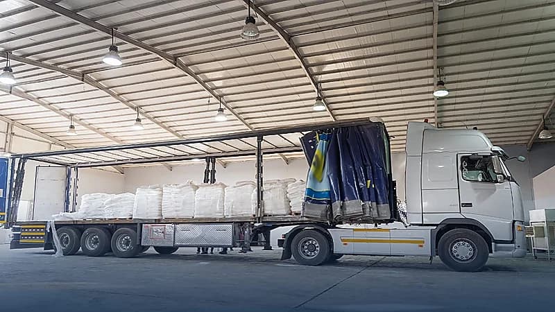 بالفيديو والصور.. إحباط محاولة تهريب 5.2 مليون حبة كبتاجون مطحونة بمنفذ الحديثة