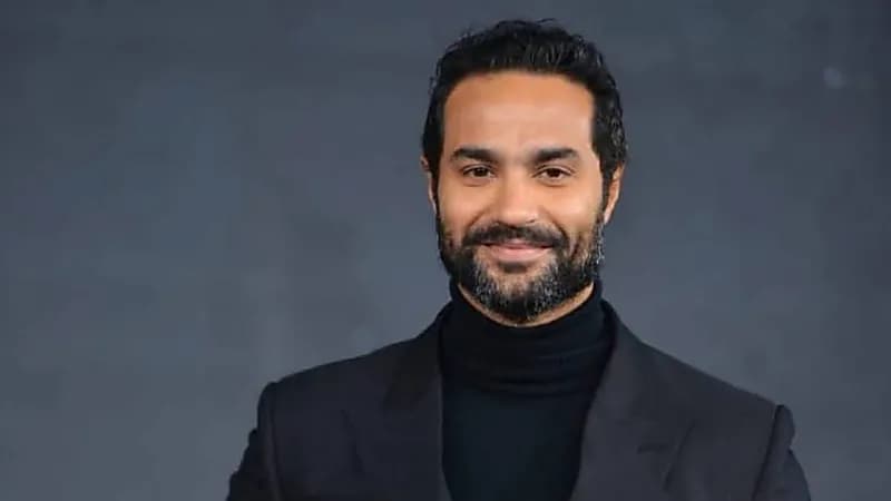 كريم فهمي يرد على متابعة طلبت منه الزواج: مراتي هتحللني