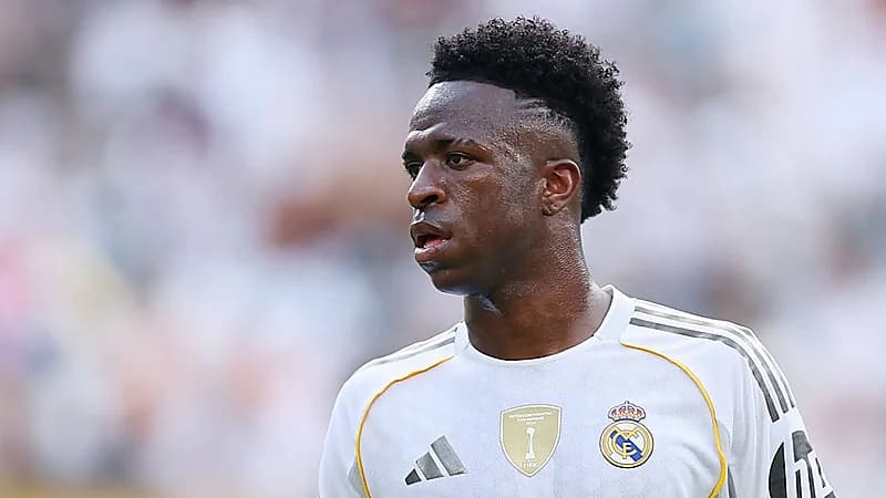 فينيسيوس جونيور خارج اهتمامات أندية روشن