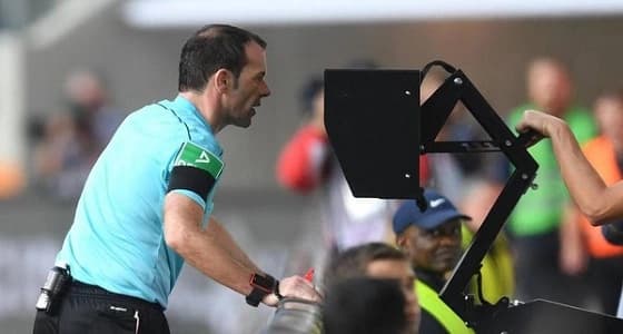 الفيفا: الفيديو ينقذ الحكام من القتل