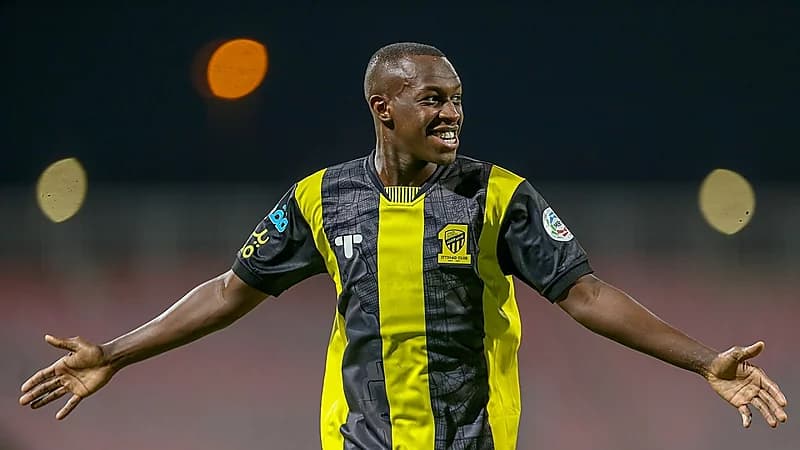 سر استبعاد "سعود عبد الحميد" من قائمة الاتحاد أمام الطائي