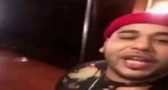 بالفيديو. .لقطات مرعبة لرجل يصفع جثة داخل نعش